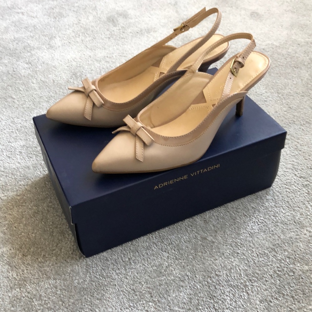 New Adrienne Vittadini Leather pointed heels